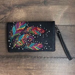👜Montana West American Bling Embroidered Wristlet